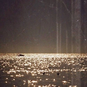 A cover of "girl summer" cluster. The owner is elisanous. The cluster consists of 189 elements.