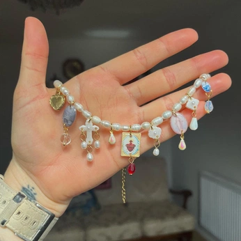 A cover of "mary" cluster. The owner is babysbreath. The cluster consists of 1 element.