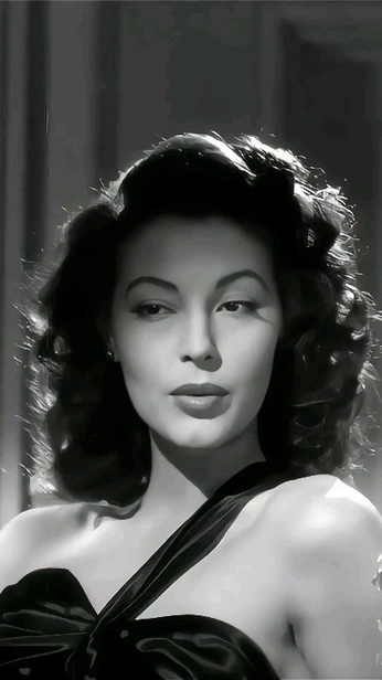 A cover of "Beauty" cluster. The owner is blueiceyy. The cluster consists of 1 element.