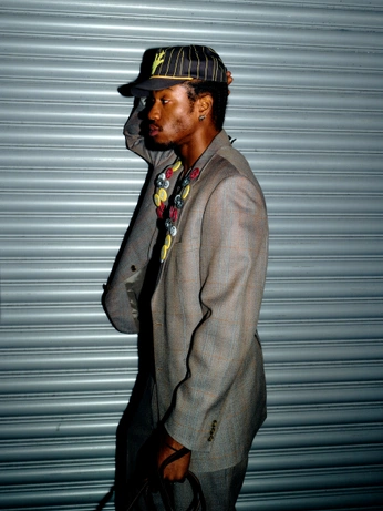 A cover of "The Beach Assembly" cluster. The owner is cayetano. The cluster consists of 41 elements.