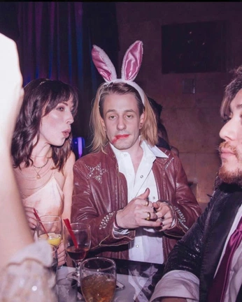 A cover of "Plastelina" cluster. The owner is nikolas.lino. The cluster consists of 3 elements.