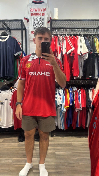 A cover of "Football" cluster. The owner is ocondann. The cluster consists of 18 elements.