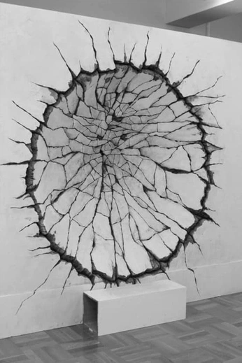 A cover of "cracks" cluster. The owner is atsaotsao. The cluster consists of 27 elements.