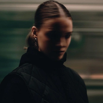 A cover of "/portraits" cluster. The owner is fraserbrame. The cluster consists of 372 elements.