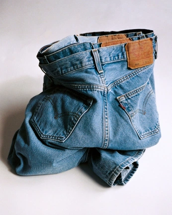 A cover of "levis" cluster. The owner is dash82. The cluster consists of 42 elements.