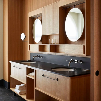 A cover of "[ Bathroom ]" cluster. The owner is spikeheron. The cluster consists of 44 elements.