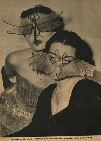 A cover of "Vintage Halloween" cluster. The owner is mermaidmads. The cluster consists of 3 elements.