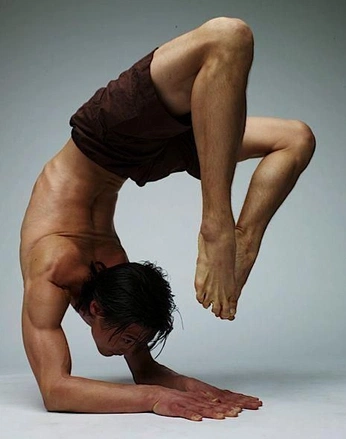 A cover of "ashtanga" cluster. The owner is kinsu. The cluster consists of 3 elements.