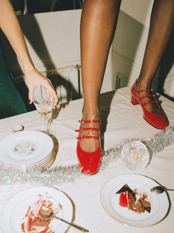 A cover of "festive" cluster. The owner is kimbreekveldt. The cluster consists of 3 elements.