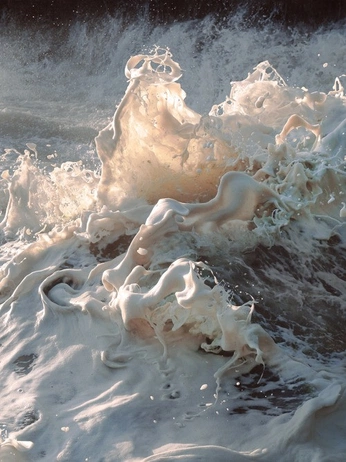 A cover of "splash 🜄" cluster. The owner is steftotino. The cluster description is "pure. deep. cleanse. flesh. fertile. fluid. refract. attain.". The cluster consists of 70 elements.