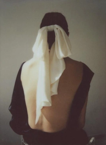 A cover of "visuality aethetic" cluster. The owner is vitalfuerze. The cluster description is "me in public". The cluster consists of 34 elements.