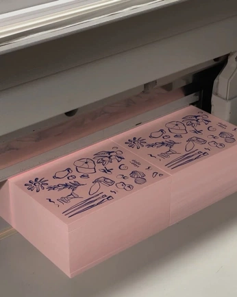 A cover of "Grotto Signage Content" cluster. The owner is bbybellamushroom. The cluster consists of 31 elements.