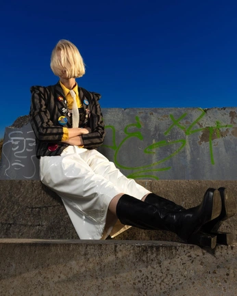 A cover of "Surreal Fashion" cluster. The owner is hoppingmetabug. The cluster consists of 71 elements.