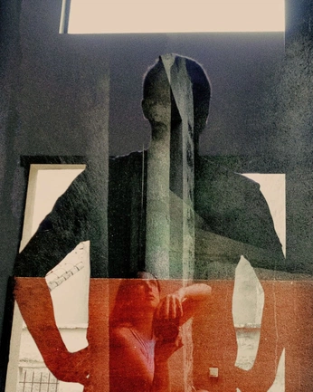 A cover of "…." cluster. The owner is aphxetwin. The cluster consists of 2 elements.