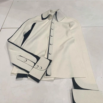 A cover of "Fashion" cluster. The owner is pufflag. The cluster consists of 4 elements.