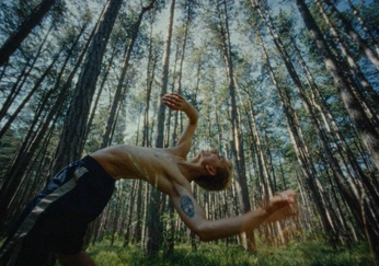 A cover of "Move" cluster. The owner is leostudios. The cluster consists of 3 elements.