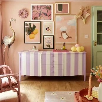 A cover of "Dressing room" cluster. The owner is slumberqueen. The cluster consists of 4 elements.