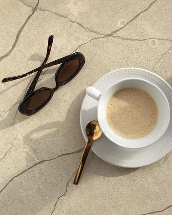 A cover of "irl" cluster. The owner is alshoe. The cluster consists of 56 elements.