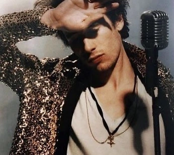 A cover of "romantic souls" cluster. The owner is archangelic. The cluster description is "he gets me". The cluster consists of 8 elements.