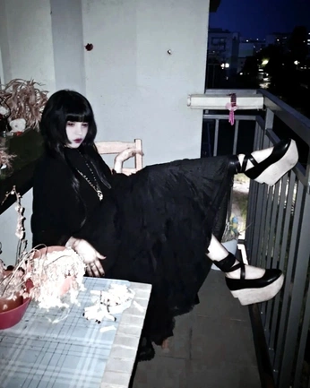 A cover of "Egl photo shoots" cluster. The owner is chocochipz. The cluster consists of 3 elements.