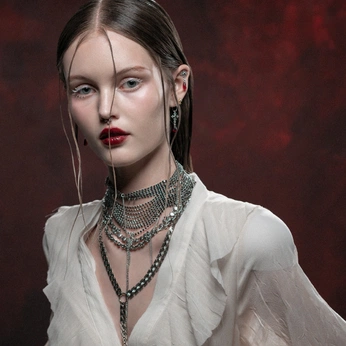 A cover of "INSTAPHOTOS" cluster. The owner is tripzzz. The cluster consists of 167 elements.