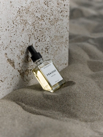 A cover of "Product Photography" cluster. The owner is bxstudios. The cluster consists of 32 elements.