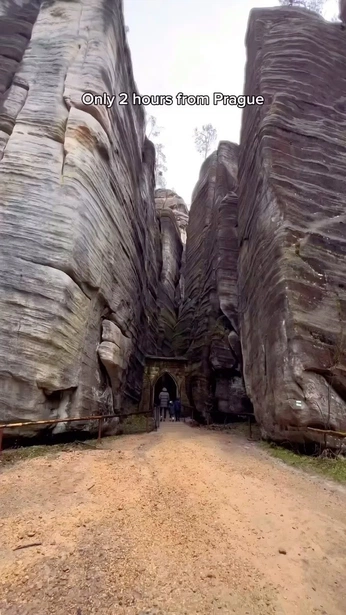 A cover of "wander/czech" cluster. The owner is rai. The cluster consists of 15 elements.