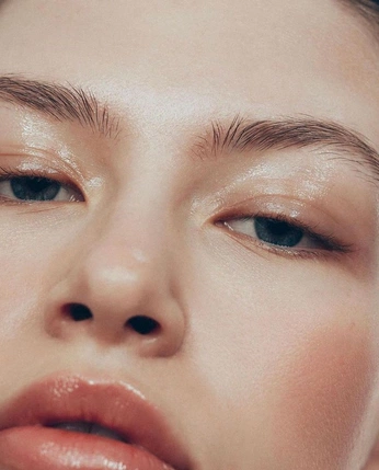 A cover of "makeup" cluster. The owner is eeddkk. The cluster consists of 10 elements.