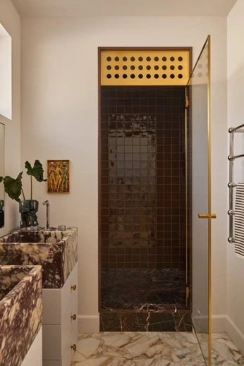 A cover of "Interiors" cluster. The owner is freckk. The cluster consists of 3 elements.