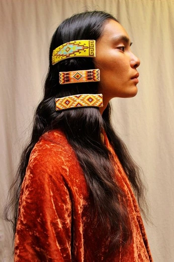 A cover of "NATIVE" cluster. The owner is laurynwylde. The cluster consists of 5 elements.