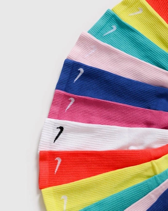 A cover of "SWOOSH" cluster. The owner is tswfc. The cluster consists of 12 elements.