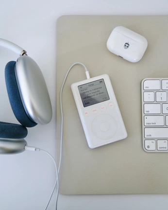 A cover of "audio" cluster. The owner is namanya. The cluster consists of 1 element.