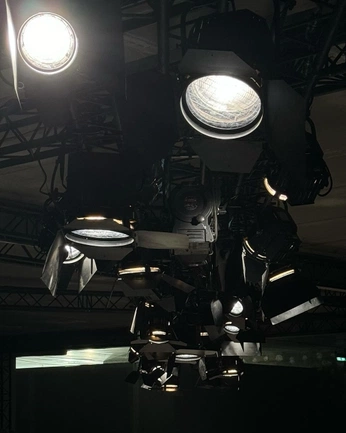 A cover of "Last_show" cluster. The owner is brandy01. The cluster consists of 73 elements.