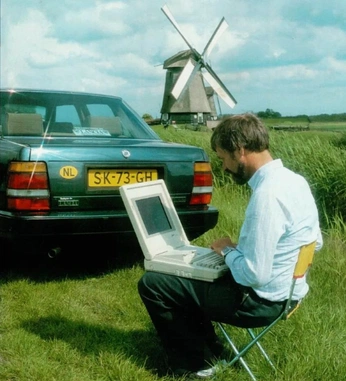 A cover of "vibes" cluster. The owner is cendrearchi. The cluster consists of 16 elements.