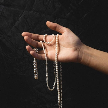 A cover of "well in hand" cluster. The owner is gracegriffinart. The cluster consists of 75 elements.