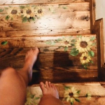 A cover of "Roomspo" cluster. The owner is thehermitoficial. The cluster consists of 119 elements.