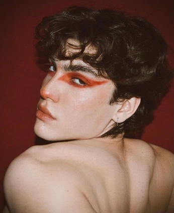 A cover of "Hair" cluster. The owner is ashuberries. The cluster consists of 8 elements.