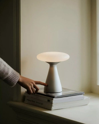 A cover of "Things" cluster. The owner is everybodysbusy. The cluster consists of 85 elements.