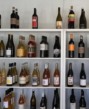 A cover of "vin" cluster. The owner is leaurynne. The cluster consists of 2 elements.