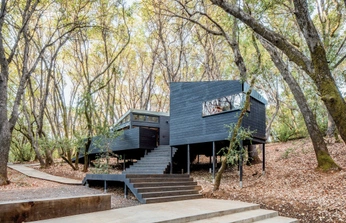 A cover of "HOUSING" cluster. The owner is adejanon. The cluster consists of 1 element.