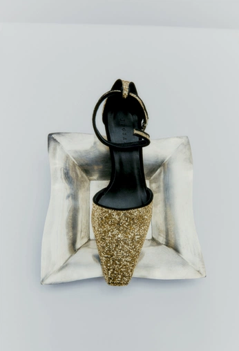 A cover of "Wears" cluster. The owner is juzzz. The cluster consists of 18 elements.