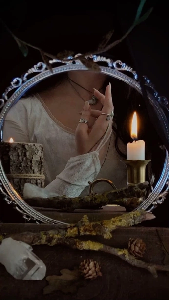 A cover of "镜中人" cluster. The owner is avenxu. The cluster consists of 4 elements.