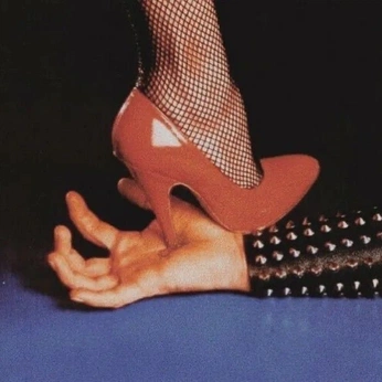 A cover of "Berry Camo Capsule 🫐" cluster. The owner is ultranubian. The cluster description is "“I grew up seeing men and women dressed in uniformed camouflage.”". The cluster consists of 104 elements.