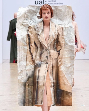 A cover of "Graduate fashion" cluster. The owner is artpoll. The cluster consists of 20 elements.