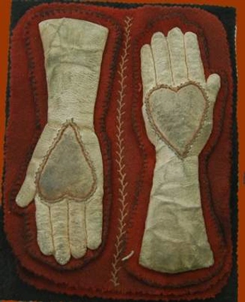 A cover of "queen of hearts" cluster. The owner is sweetest.taboo. The cluster consists of 2 elements.