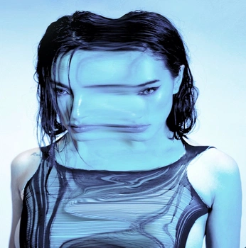 A cover of "album cover" cluster. The owner is sophieeee. The cluster consists of 1 element.