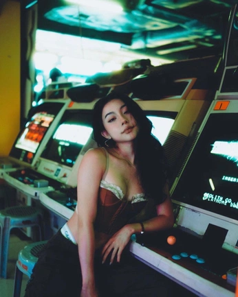 A cover of "Retro Aesthetic" cluster. The owner is nicedream.tv. The cluster consists of 6 elements.