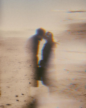 A cover of "Love" cluster. The owner is lostdream. The cluster consists of 17 elements.