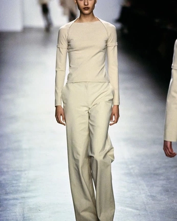 A cover of "Helmut Lang" cluster. The owner is seaniejax. The cluster consists of 53 elements.