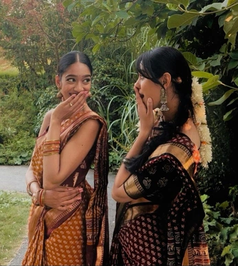 A cover of "stills" cluster. The owner is lunanoir. The cluster consists of 2 elements.